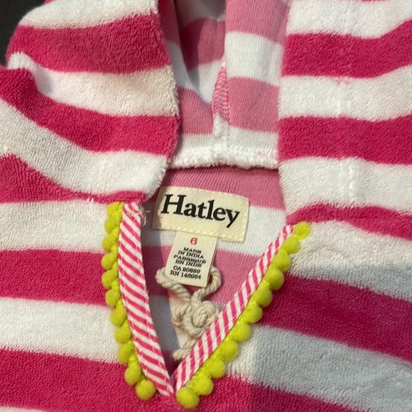 👶 Buy one / get one free. Hatley kids terry cloth towel poncho. Size 6. - Picture 2 of 5